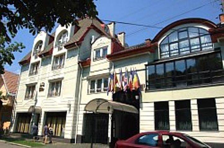 The Elite - Oradea'S Legendary Hotel Экстерьер фото