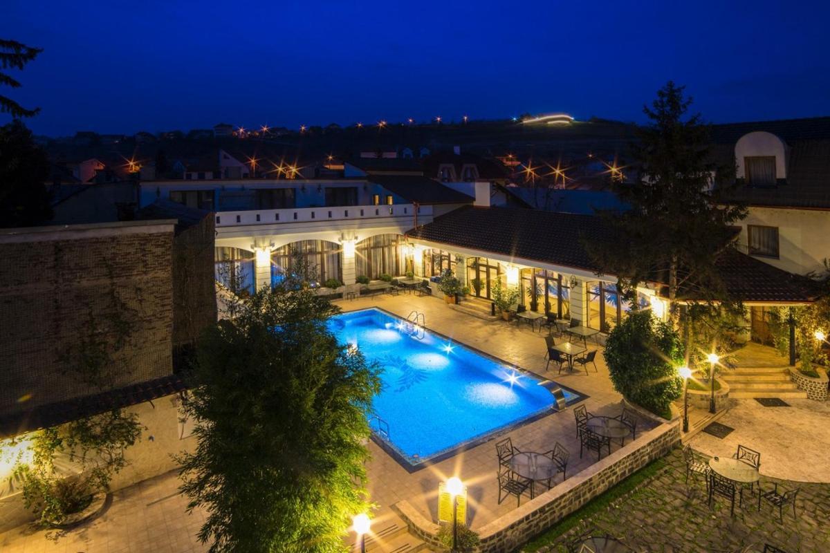 The Elite - Oradea'S Legendary Hotel Экстерьер фото